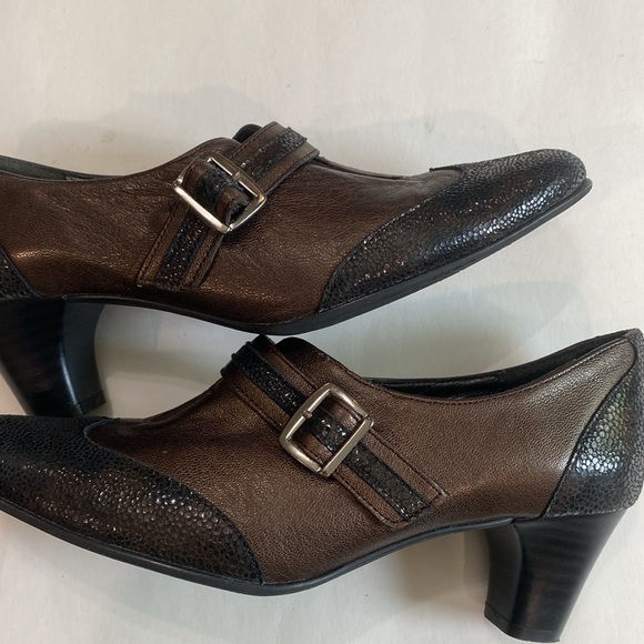 Ombelle Brown Leather Heels, Size 37, Wing Tip & Buckle Detail, Made in France - Picture 3 of 16